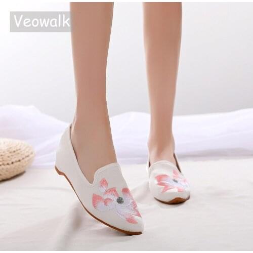 Veowalk Spring Women Lotus Embroidery Canvas Flat Loafers Vintage Pointed Toe Slip On Comfortable Casual Shoes for Ladies