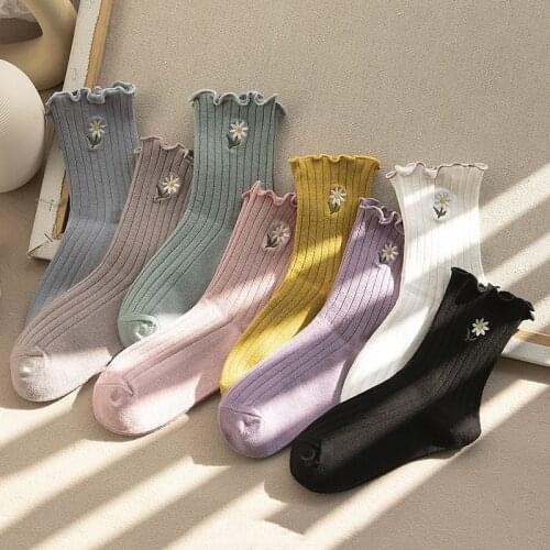 4 Pieces = 2 Pairs Of Spring New Sweet Mid-tube Womens Socks Fashion All-match lace And Small Flower Embroidery Pile Socks