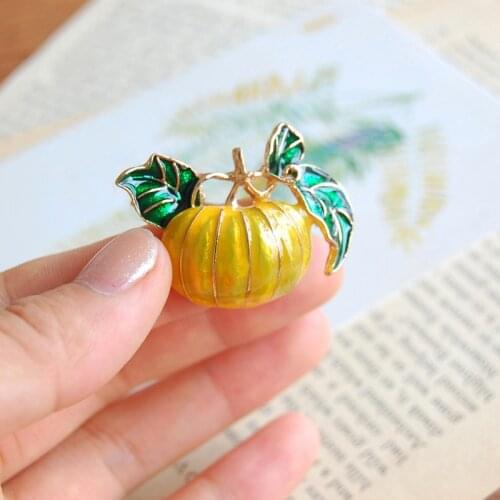 16.4 Gram Alloy Yellow pumpkin Green Leaf Brooches Halloween Pumpkin Brooch Pin For Women Girls Children Clothing Backpack
