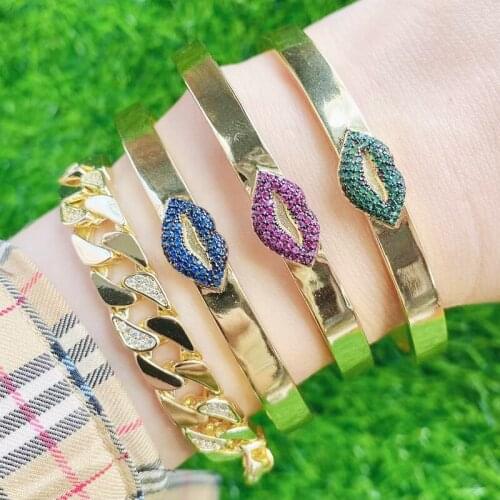 5 Pcs New design zircon kiss style bangles high quality Gold color Metal bangle fashion jewelry for women 51645