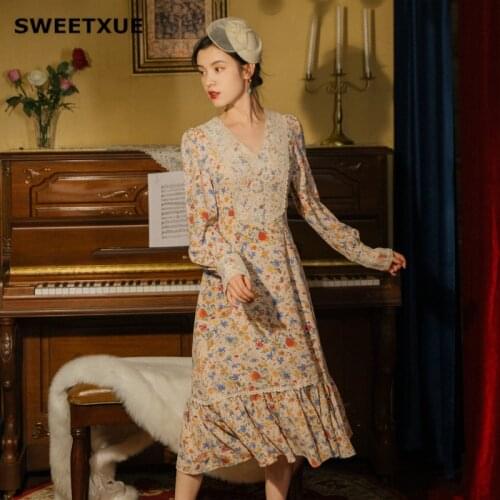 SWEETXUE Women Chiffon Dress Sexy V-neck Lace Stitching Long-Sleeved Lotus Leaf Elegant Fashion Vacation Beach Dress Female