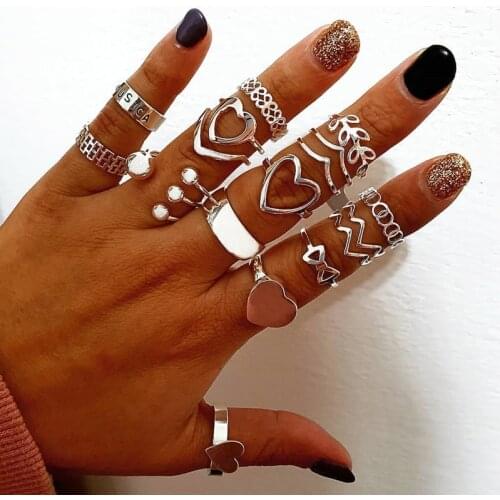 17 Pcs/Set Bohemian Women Rings Set Classic Letter Love Leaf Flower Bowknot Wave Silver Color Ring Female Beach Party Jewelry