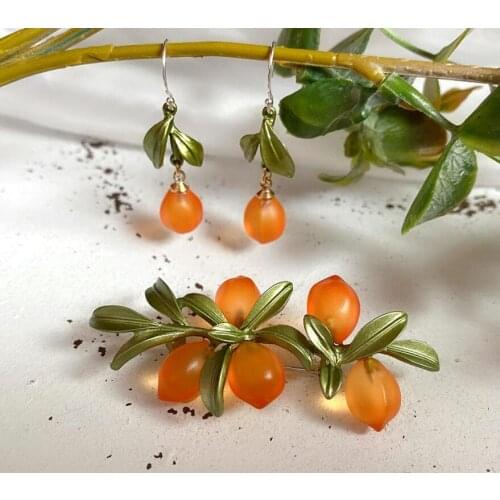 CSxjd Vintage Alloy resin fruit Orange brooch Womens wedding accessories 2020 New