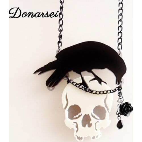 Donarsei Halloween Acrylic Crow Skull Necklace For Women Hallowmas Punk Costume Cosplay Raven Skeleton Pendant Necklace Party
