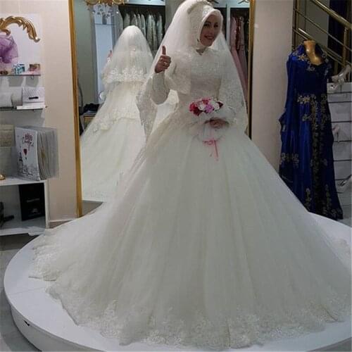 Muslim Dubai White Ball Gown Long Sleeve Lace V Neck Appliques Arabic Islamic Wedding Party Dress