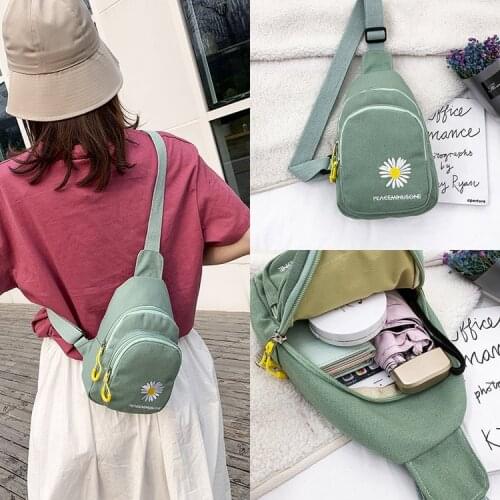 2020 Young Girls wrinkle chrysanthemum cross body Messenger bag Women Small bag street travel canvas Chest bag