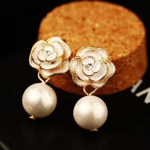 Trendy Style Camellia Flower Stud Earrings Pearl Flower Big Brand Eesign Earring Loop Femme Pendante Chic Jewelry