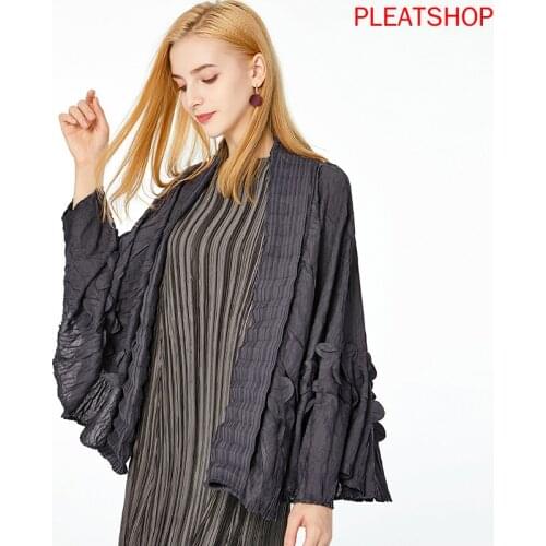 Scarf Neck Short Cloak Miyake Fold Manual Embossing High-End Loose Cape Coat Autumn Bat Shirt Tops Chemise Femme