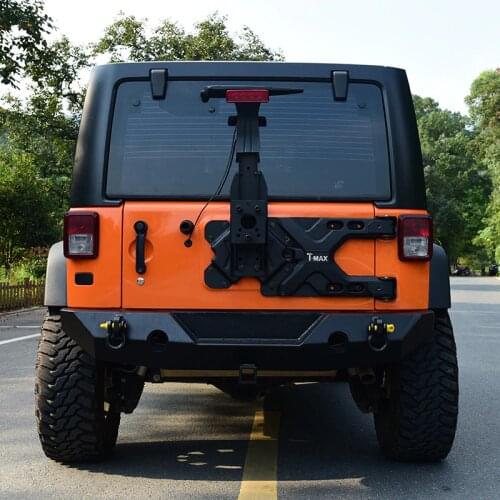 Off-road modified Wrangler special tailgate hinge