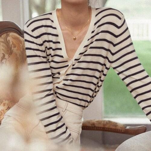 Striped Elegant Knitwear femme V Neck sexy Chic Casual Buttons Spring Autumn 2021 Sweaters Pull Femme Retro Knitwear Jumper