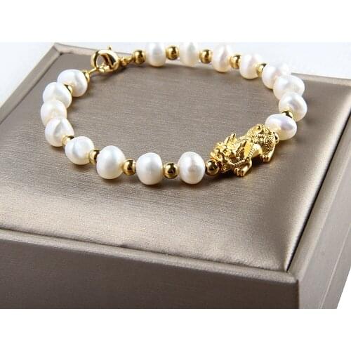 Ailatu Natural Freshwater Pearl Strand Bracelet with Golden Piuxiu Charm Wealth Charm Bracelet Top Quality
