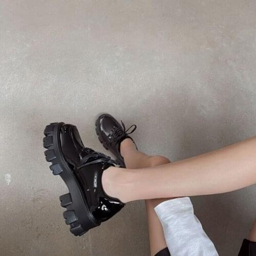 Patent Leather lace up fall shoes Platform Boots Women Fashion Boots Women 2020 Non-slip Wear-resistant Sole Ankle Boots YMB289