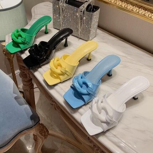 2021 New Fashion Women Flip Flops Green Yellow Slippers Big Chain Sandals Slides Lady Summers Beach Outdoor Low High Heels Shoes