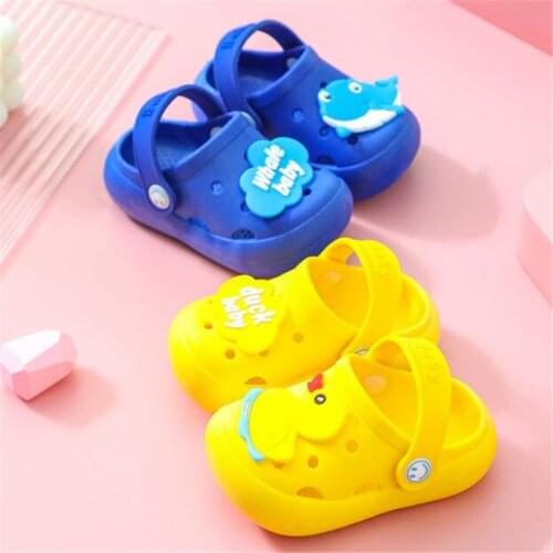 Childrens sandals summer new boys and girls indoor fashion cartoon soft bottom anti slip slippers childrens Baotou sandals