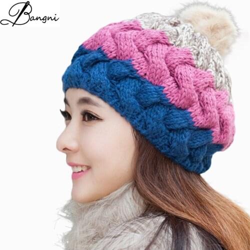 2017 New Women Two Tone Winter Beanine Real Raccoon Pom Pom Fur Hat Warm Knitted beanies Lady Caps Bonnets en laine casquette