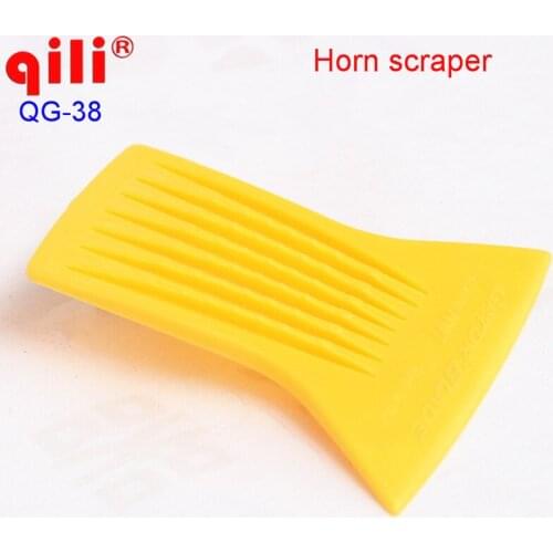 500pcs /DHL free Horn Shape 3D Carbon Fiber Sticker Squeegee Window Film Installation Tint Scraper QILI QG-38