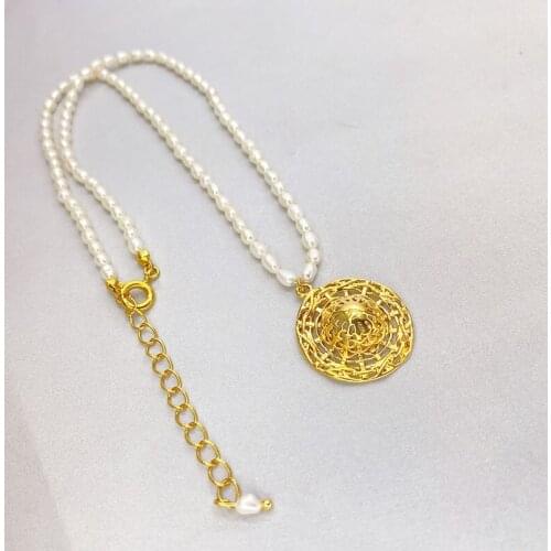 Women freshwater rice pearl chain necklace with gold plated straw pendant