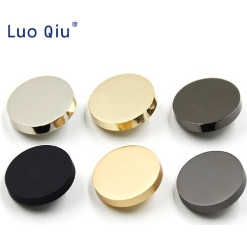 Luo Qiu Gold Buttons