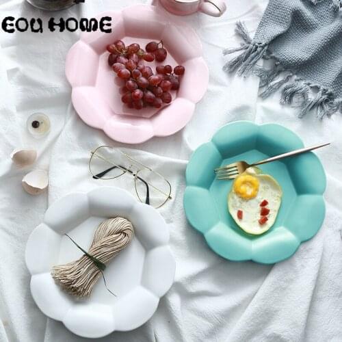 1Pce Matte Ceramics Flower Shape Dessert Plates Creative Photo Props Cake Fruit Dish Breakfast Plate Kitchen Tableware Plates