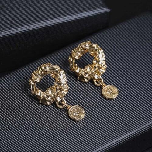 2019 Coin Portrait Pendant Drop Earrings Charms Gold Vintage Metal Medusa fashion womens earrings Ethnic Women earrings