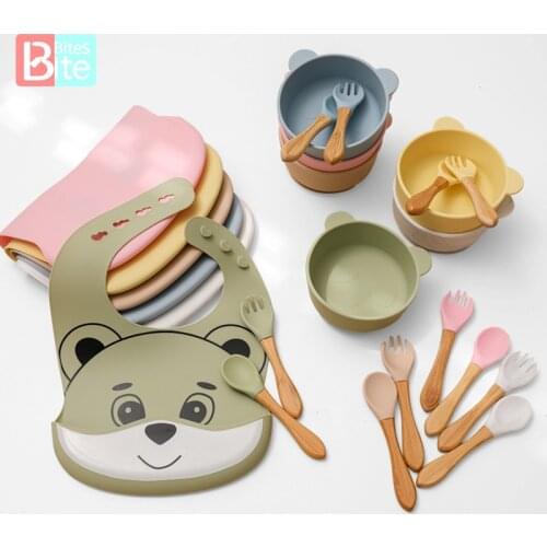 Baby Tableware 4PCS/Set Cartoon Bear Bib Bowl Fork Spoon Food Grade Silicone BPA Free Waterproof Dishes for Baby Tableware