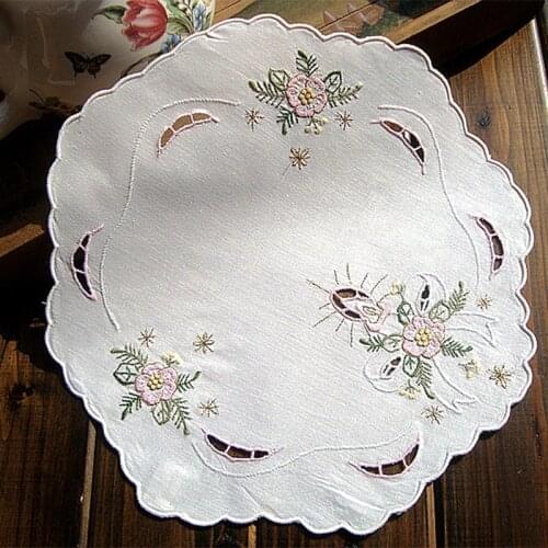 HOT White embroidery table place mat pad cloth cotton cup mug holder drink coaster round doily placemat kitchen accessory