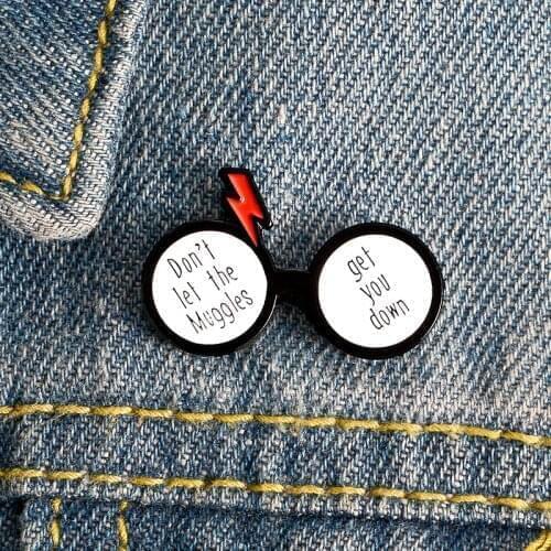 Magician Glasses Creative Funny Lightning Brooch Enamel Pin Metal Broches for Women Badge Pines Metalicos Brosche Accessories