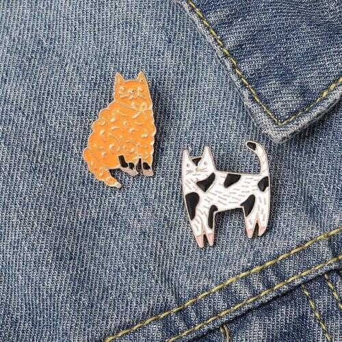 Japanese Harajuku Street Cute Cartoon Cat Brooch Anti-Failure Button Collar Denim Hundred Matching Accessories For Men And Women
