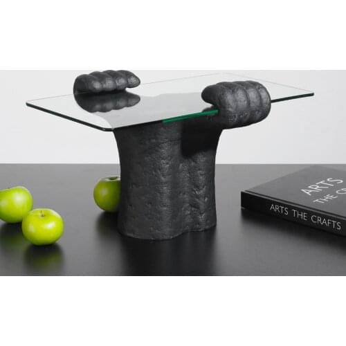 Creative Home Furnishing Soft Decor Lobby Coffee Table Accessories Creative Resin Hold Glass Plates In Both Hands Ornaments