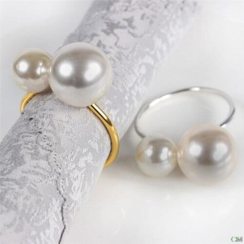1pcs Creative personality metal napkin ring the toast button ring napkin western buckle napkin ring pearl meal