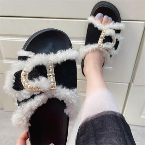 Plush Slippers Women Outdoor Far 2021 New Wool Flat Shoes Thick-Soled Fashion Pearl Home Increase Sandals