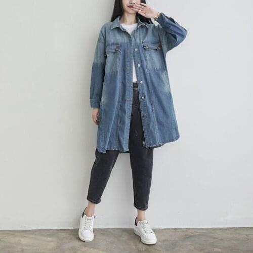 QPFJQD Ladies Loose Vintage Spring Autumn Pockets Button Cotton Jeans Blouse Women Retro Bleached Denim Shirt Turn Down Collar