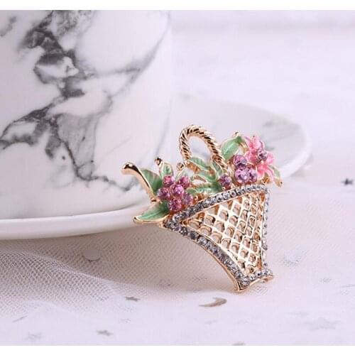 Fashion Pearl Dress Wear Brooch Pin Flower Basket Hollow Diamond Brooch Female Color Alloy Diamond Color Plating Pins