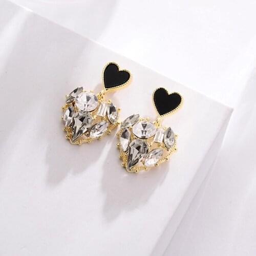 Europe America 2021 Trendy Heart Rhinestone Clip on Earrings Retro Temperament for No Pierced Female Exquisite Fashion Earrings
