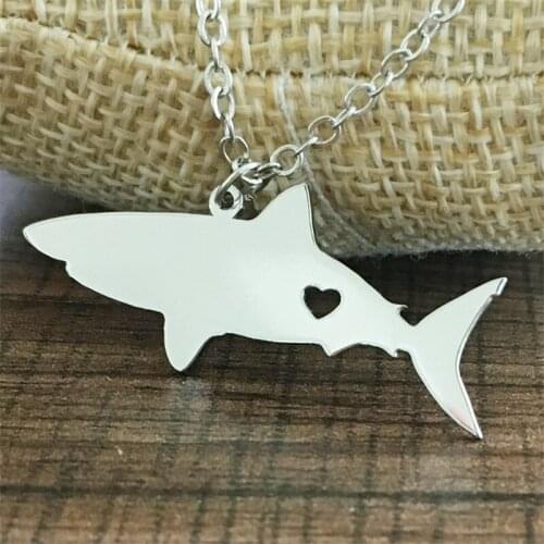 Wholesale Trendy Shark Stainless Steel Necklace Shark Heart Pendant Necklace Women Fashion Shark Jewellery Gift