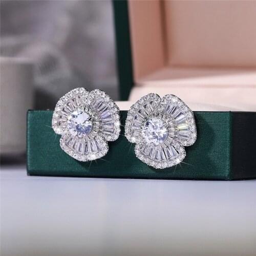 Huitan Gorgeous Petal Shaped Stud Earrings with Brilliant Crystal Cubic Zirconia Bling Bling Wedding Trendy Jewelry for Women