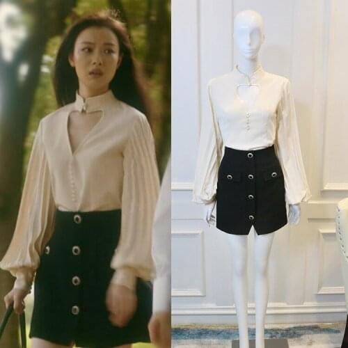 Golden age The Ni Zhu Suo lock the same dress womens autumn pleated Lantern Sleeve heart-shaped cut-out chiffon shirt