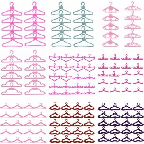 10PCS/20PCS Plastic Cute Mini Hangers Dress Holder Doll Accessories Wardrobe Accessory Dollhouse Furniture Play House Girls Toy
