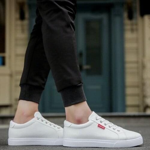 Luxury Man Sport Shoes 36-47 Men Running Shoes Sneakers Bouncing Mens Sports Shoes Flats Mens Breathable Sneakers Shoo Tennis