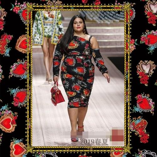 New spring and summer four major fashion week printed fabrics new pre-sale polyester fabric for dress 145cm wide wholesale