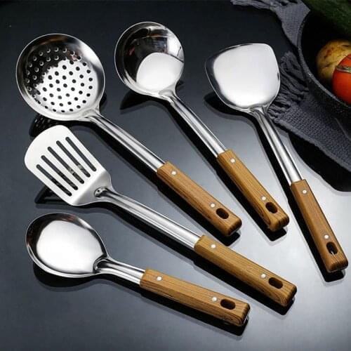 Stainless Steel Cooking Utensil Heat Proof Slotted Ladle Spoon Rice Ladle Wooden Handle Cooking Tools Kitchen Tool