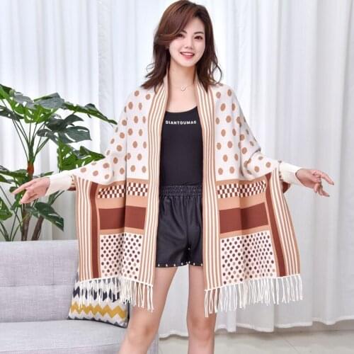 Capes Coat Winter Ponchos for Women Chinese style Jacquard knitted Tassel Open stitch Wool Coat female Scarf Tops coats