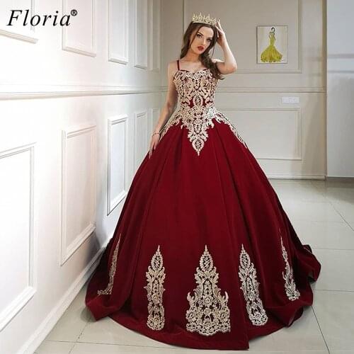 Plus Size Burgundy Celebrity Dresses 2020 Backless Arabic Red Carpet Runaway Dresses Evening Wear Women Party Gowns Robe Femme