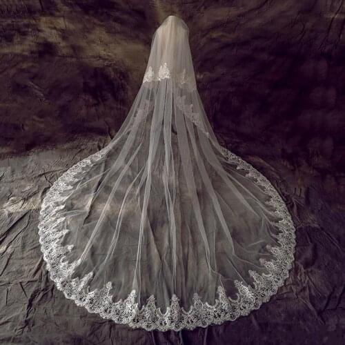 Charming Bridal Veils White Ivory 3 Meters Long Train Lace Applique Edge Wedding Veils Blusher Face Bridal Accessories