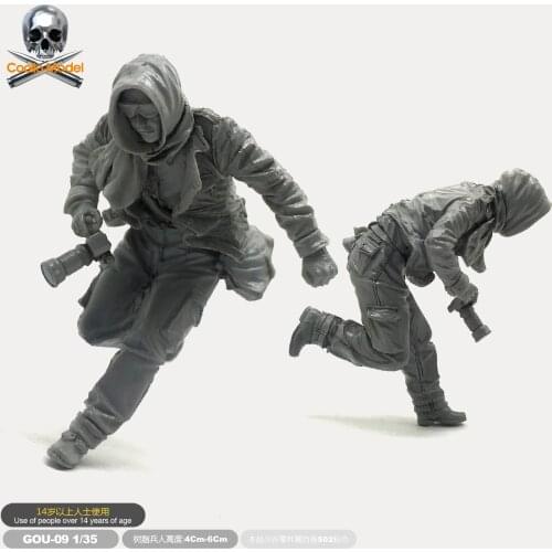 1/35 Resin Figure Soldier Model Kits Iraqi Field Journalist Gou-09