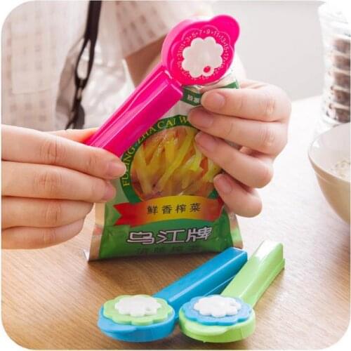 Small Flowers can be Rotated Date Food Preservation Moisture-proof Sealing Clip Food Bag Clips 3 Pieces/Lot Home Storage