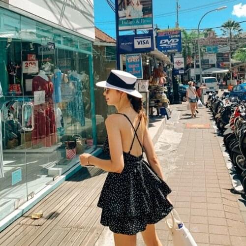 Tourism white flat-roofed straw hat as England cap natsushio beach sun hat sea travel