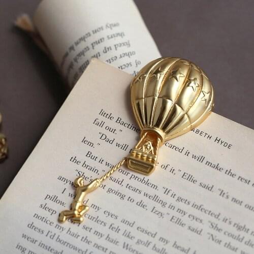 Hot air balloon retro fashion corsage coat accessories