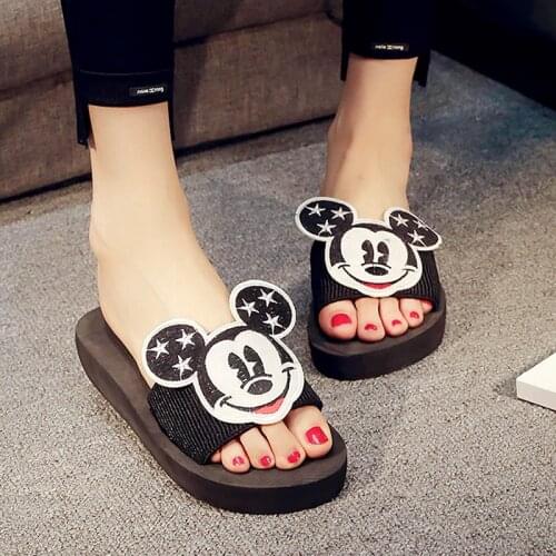 Disney cartoon slippers Light and comfortable women wear flat bottom sandals Mickey flat bottom non-slip word drag