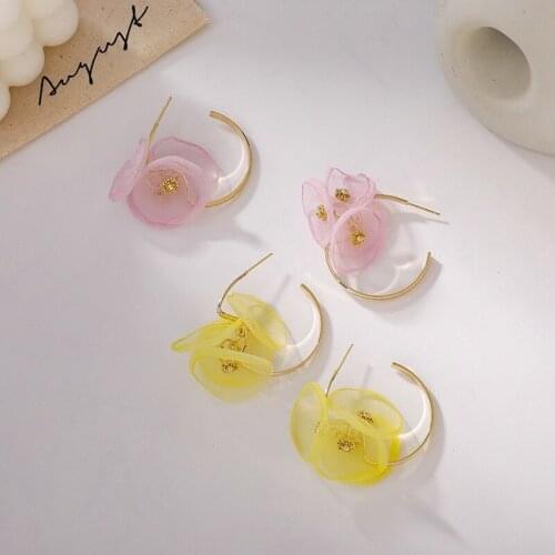 Origin Summer Korean Fashion Net Yarn Flower Hoop Earring for Women Girls Temperament C Shape Metal Earring Jewelry Pendientes